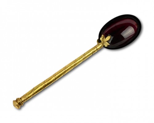 <= 16th century - Rare gold handled garnet spoon, France mid 16th century