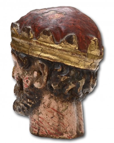 17th century - Polychromed wooden head of a decapitated king, France 18th century