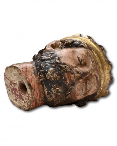 Antiquités - Tête de roi décapité en bois polychrome, France XVIIe siècle