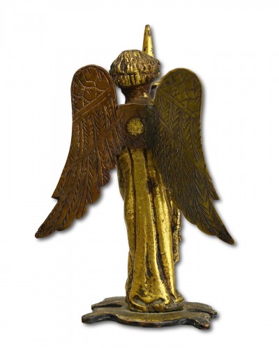 Antiquités - Medieval gilt bronze of a torchere bearing angel