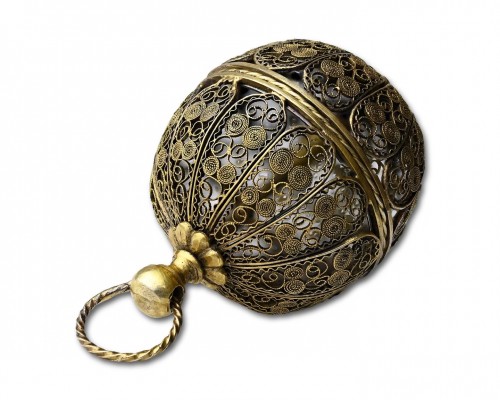 Objets de Vitrine Coffret & Nécessaire - Grande boule filigranée en vermeil en forme de pomandre