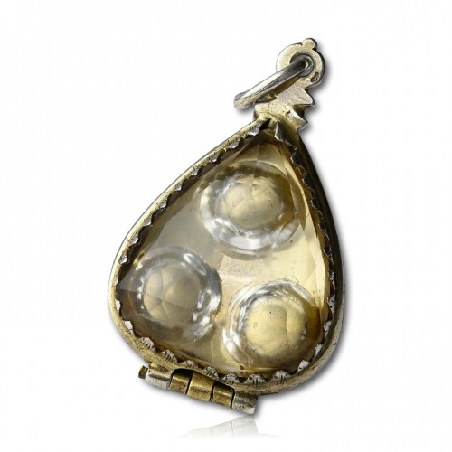 Antique Jewellery  - Amuletic rock crystal and silver gilt pendant