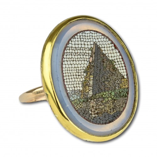 Bijouterie, Joaillerie  - Bague en or sertie d'une micromosaïque de la Pyramide de Caius Cestius