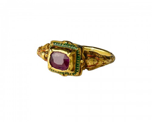 Renaissance gold and enamel ring set with a ruby, Western Europe 16th century