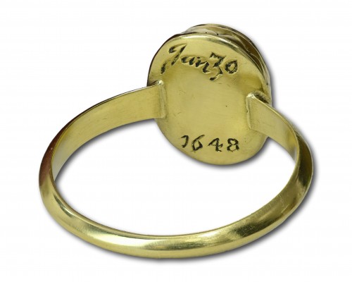 Antique Jewellery  - Important royalist gold ring with a portrait of King Charles I, c.1600-1648