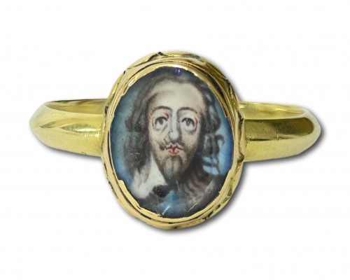 XVIIe siècle - Importante bague royaliste en or avec un portrait du roi Charles Ier, vers 1600-1648/