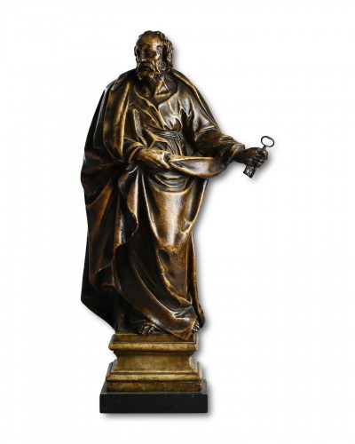 Sculpture en albâtre de Saint Pierre. Flamand fin du XVIe siècle - Sculpture Style 