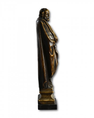 Antiquités - Sculpture en albâtre de Saint Pierre. Flamand fin du XVIe siècle