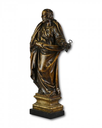 Antiquités - Alabaster sculpture of Saint Peter. Flemish, late 16th century.