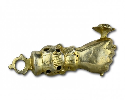 Pendentif pomandre en argent doré en forme de figa, Allemagne début du XVIIe siècle. - Bijouterie, Joaillerie Style 