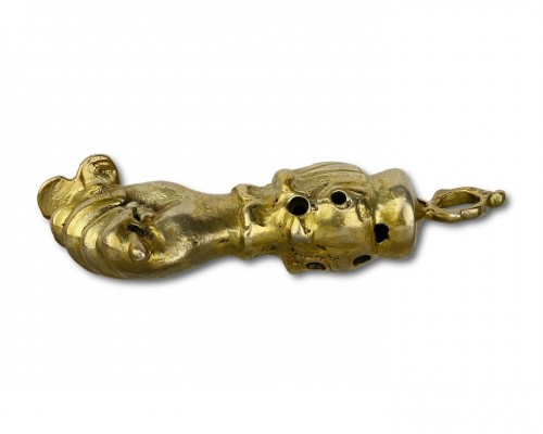 Pendentif pomandre en argent doré en forme de figa, Allemagne début du XVIIe siècle. - Matthew Holder