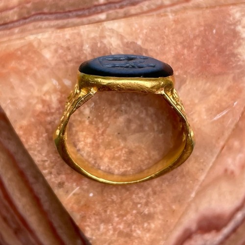 BC to 10th century - An important ancient gold marriage ring, Italy 2nd - 3rd century AD.  