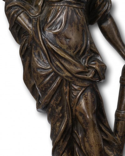 Sculpture Sculpture en Bronze - Figure en bronze d'Omphale, France fin XVIIe début XVIIIe siècle