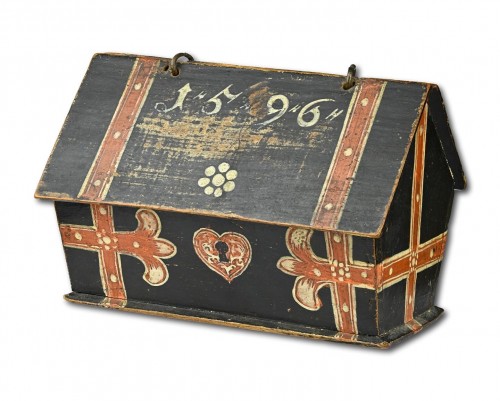 Miniature painted beech casket dated 1592, Germany late 16th century - Objects of Vertu Style 