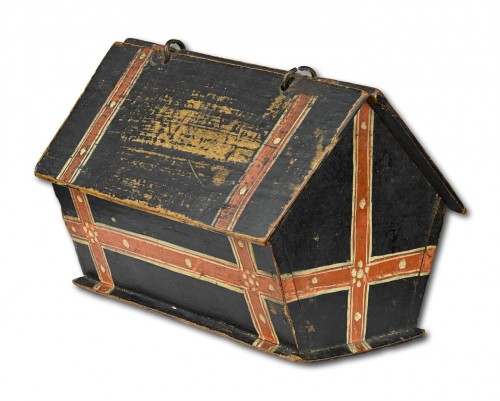 Antiquités - Miniature painted beech casket dated 1592, Germany late 16th century