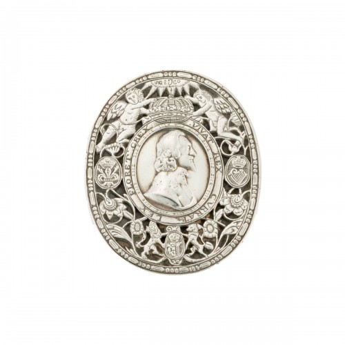 Boîte à tabac en argent commémorant le roi martyr Charles Ier (c.1600-1649).