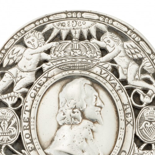 Silver tobacco box commemorating the Martyred King Charles I (c.1600-1649). - 