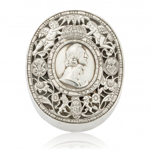  - Boîte à tabac en argent commémorant le roi martyr Charles Ier (c.1600-1649).