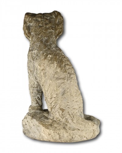 Primitive limestone sculpture of a seated spaniel, England 17th / 18th century - Sculpture Style 