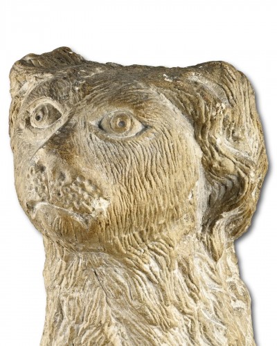 17th century - Primitive limestone sculpture of a seated spaniel, England 17th / 18th century