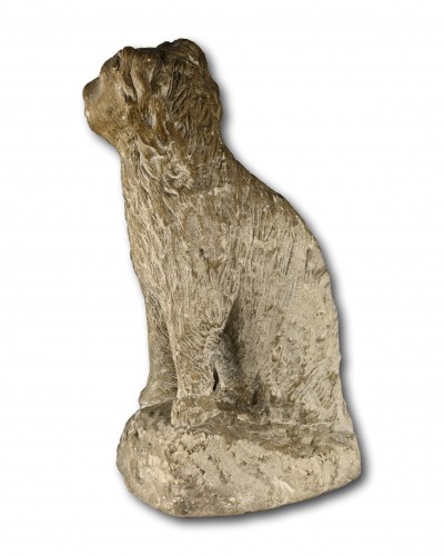 Primitive limestone sculpture of a seated spaniel, England 17th / 18th century - 