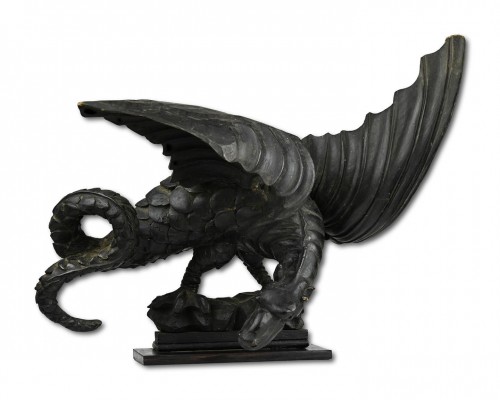 Ebonised wooden sculpture of a dragon, England 19th century - 