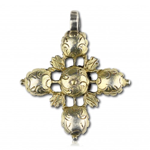 Croix en or et argent sertie d'émeraudes et de diamants taille table - Bijouterie, Joaillerie Style 