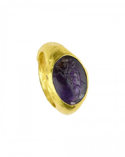 Gold ring with an amethyst intaglio of Mars, 2nd century A.D
