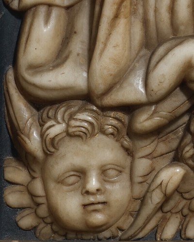  - Relief en albâtre de la Vierge à l'enfant avec des anges, Espagne XVIe siècle