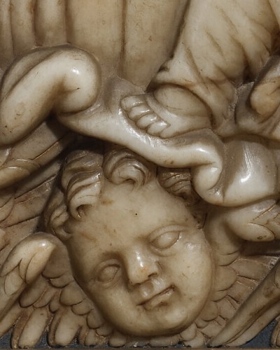 Antiquités - Relief en albâtre de la Vierge à l'enfant avec des anges, Espagne XVIe siècle