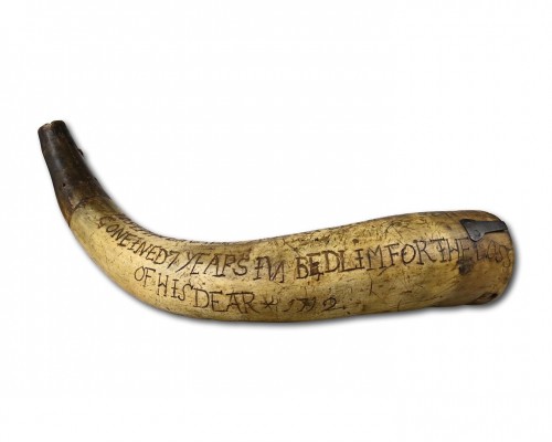 Antiquités - Cow’s horn engraved, England circa 1712