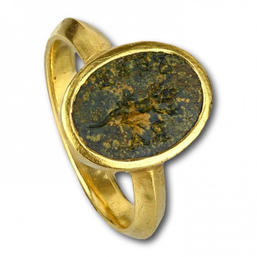 Bijouterie, Joaillerie  - Bague en or avec une intaille magique en jaspe représentant un lézard