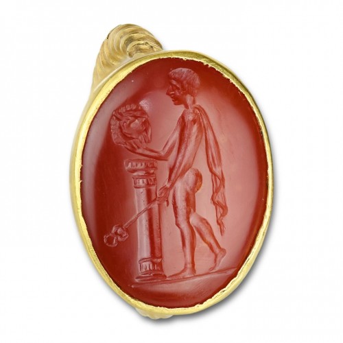 Bijouterie, Joaillerie  - Bague en or avec une intaille en cornaline d'Hermès Kriophoros, 1er siècle av JC