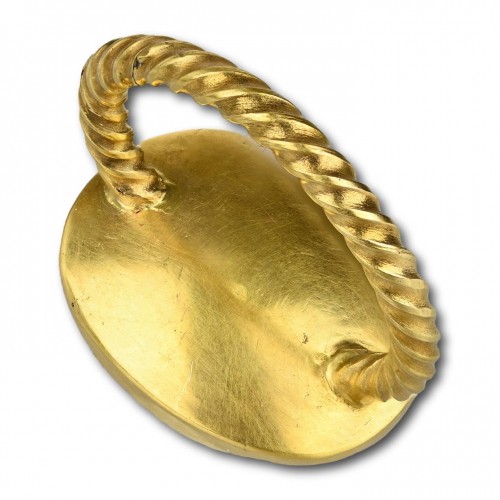 Antiquités - Bague en or avec une intaille en cornaline d'Hermès Kriophoros, 1er siècle av JC