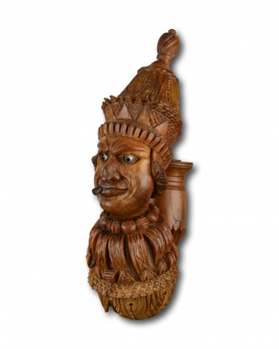 19th century - A figural coquilla pipe, French Colonies early 19th century