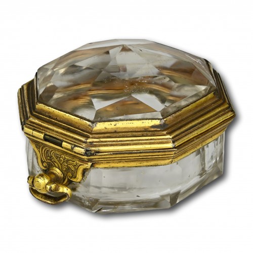 Boîtier de montre de poche en métal doré monté en cristal de roche, France VIIIe siècle - 