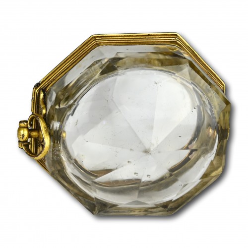 Antiquités - Boîtier de montre de poche en métal doré monté en cristal de roche, France VIIIe siècle