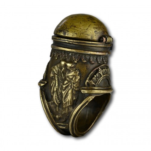 Renaissance bronze glove ring with an inkwell, Italy16th / 17th century - Antique Jewellery Style 
