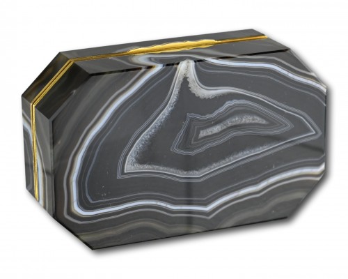  - Fine gilt metal mounted specimen agate snuff box, 19th century