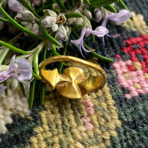  - Renaissance gold and enamel ring set with a ruby