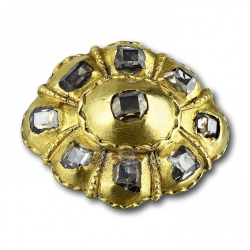 High carat gold and table cut diamond ring, late 17th century - Antique Jewellery Style 