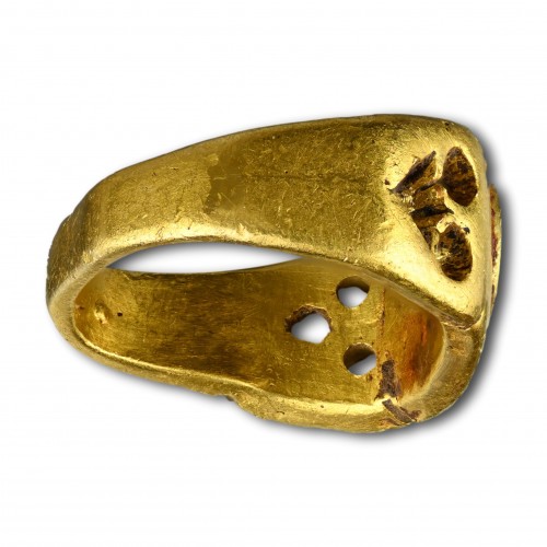 Bague en or gravée du prénom LUPATUS, 3è/4e siècle après JC. - 