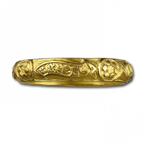 Antique Jewellery  - Gold posy ring engraved with black letter, 15th century