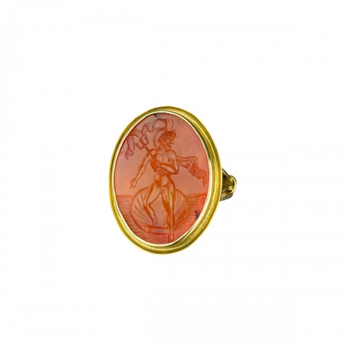 Gold ring with a carnelian intaglio of Neptun,. Italy early 19th century
