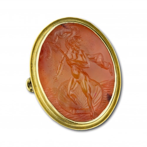 Antiquités - Bague en or avec une intaille en cornaline de Neptune, Italie début du XIXe siècle.