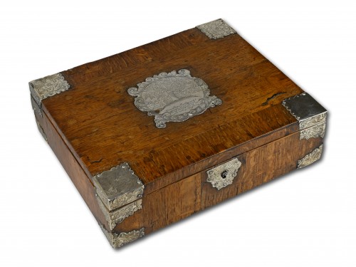 17th century - Boscobel oak casket with engraved silver mounts, late 17th century