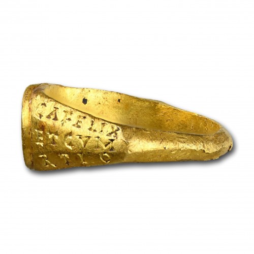 Ancient gold talismanic ring with inscriptions, 3rd - 4th century AD - 