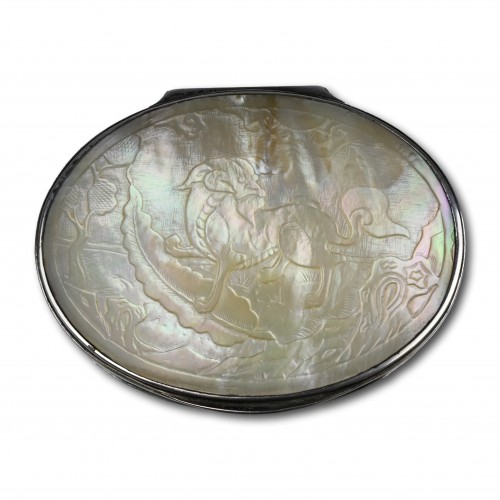 Silver and mother of pearl snuff box - Objects of Vertu Style 