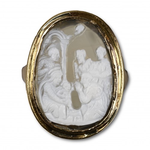 Ring with a medieval cameo of the Adoration of the Magi - 
