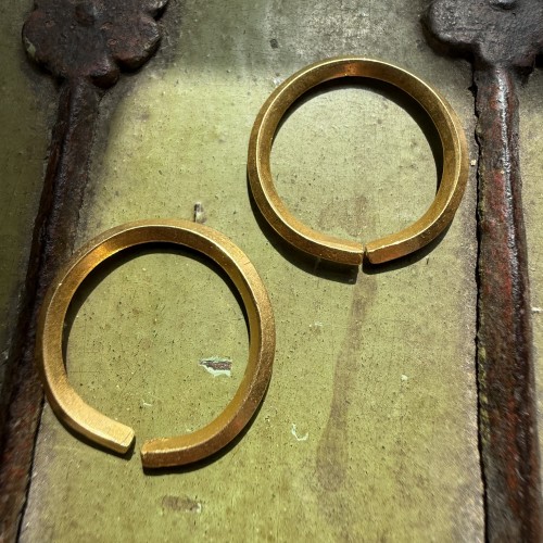 Antiquités - Boucles d'oreilles pénannulaires en or - Âge du Bronze, civilisation minoenne IIe millénaire av. J.-C